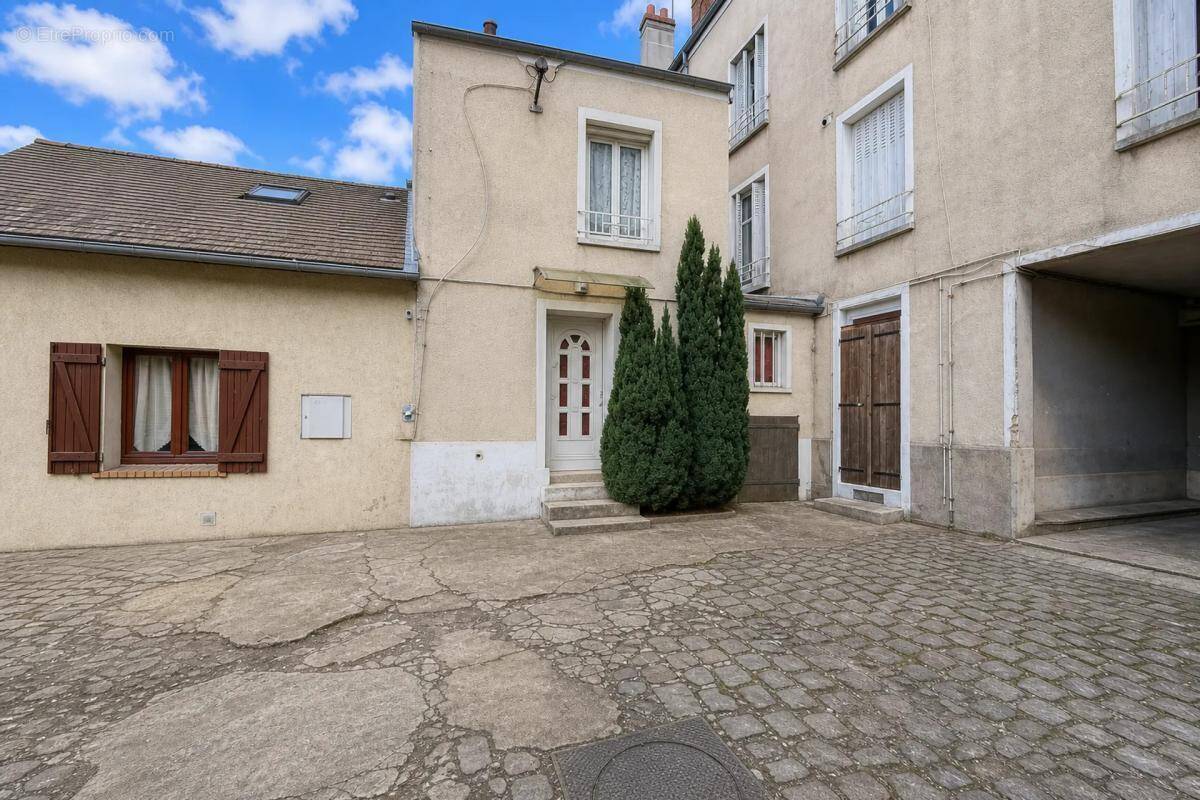 Appartement à CORBEIL-ESSONNES