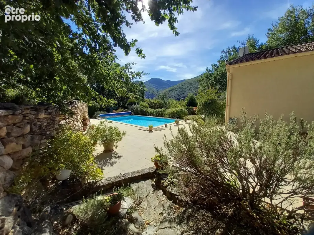 Superbe villa plain pied avec piscine sur 4000M2 arborés. - photo 24