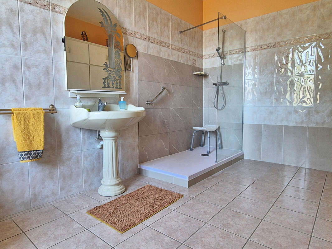 Maison à VILLEURBANNE