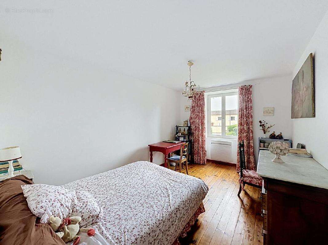 Maison 173 m² à Senozan  - photo 4