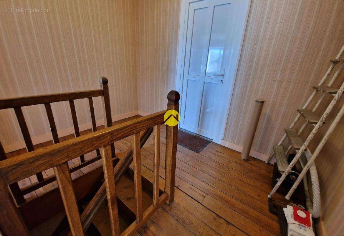 Maison à LES AIX-D&#039;ANGILLON