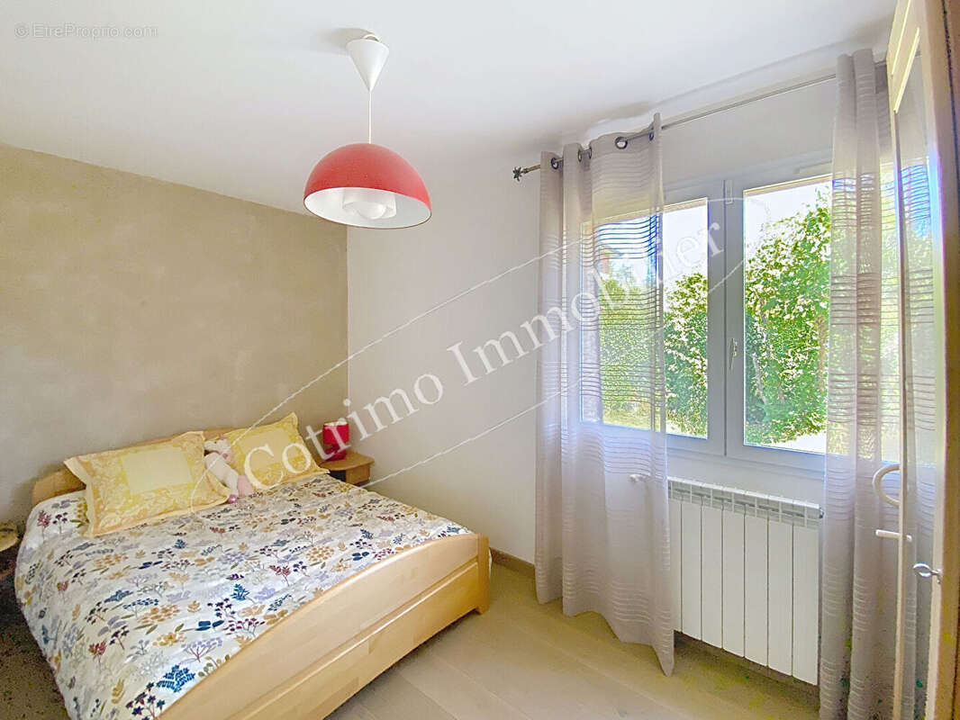 Genas Maison Plain pied 147m² Terrain 788m² - photo 13