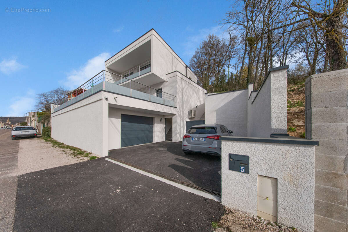 Maison à PLOMBIERES-LES-DIJON