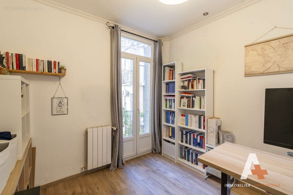 Appartement à MARSEILLE-5E