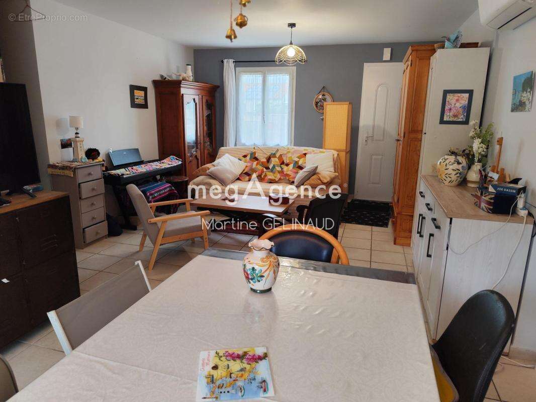 Maison 86 m² à Saintes  - photo 3