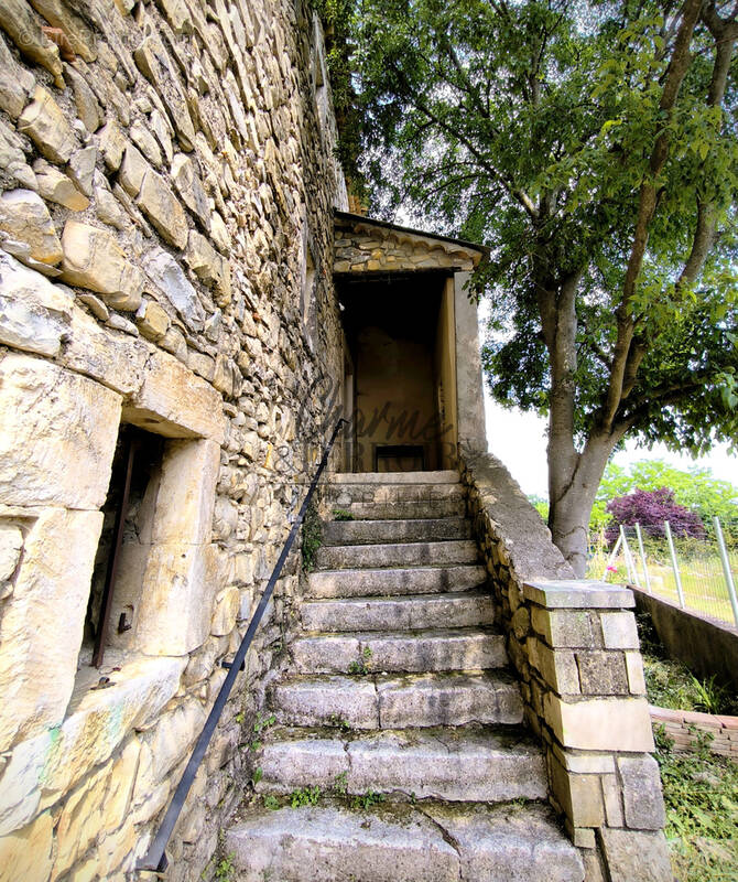 Maison à LUSSAN