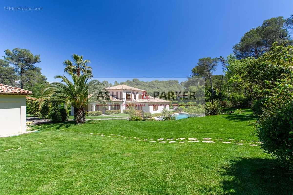 Maison à MOUANS-SARTOUX