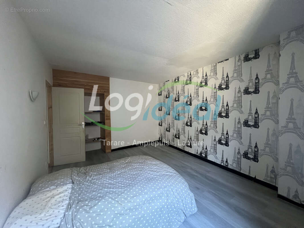 Appartement à REGNY