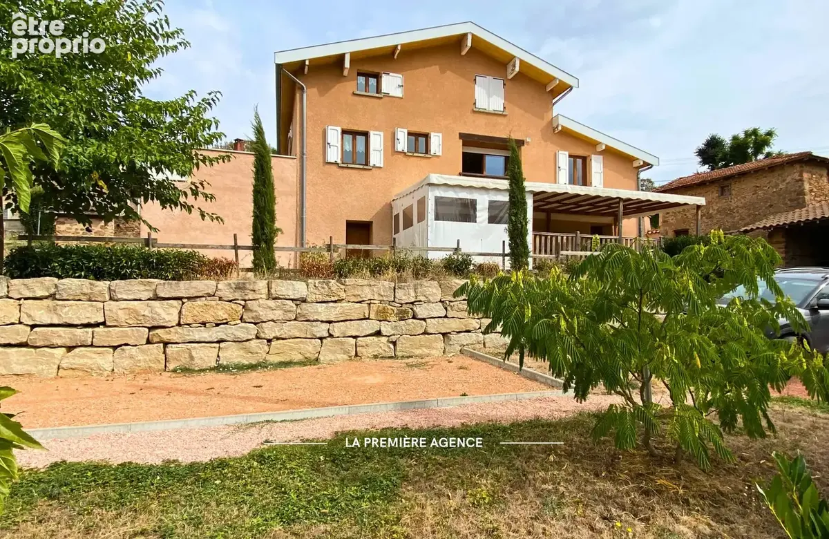 Maison 9 pièces 156 m² à vendre à Saint-Forgeux (69490) - photo 1