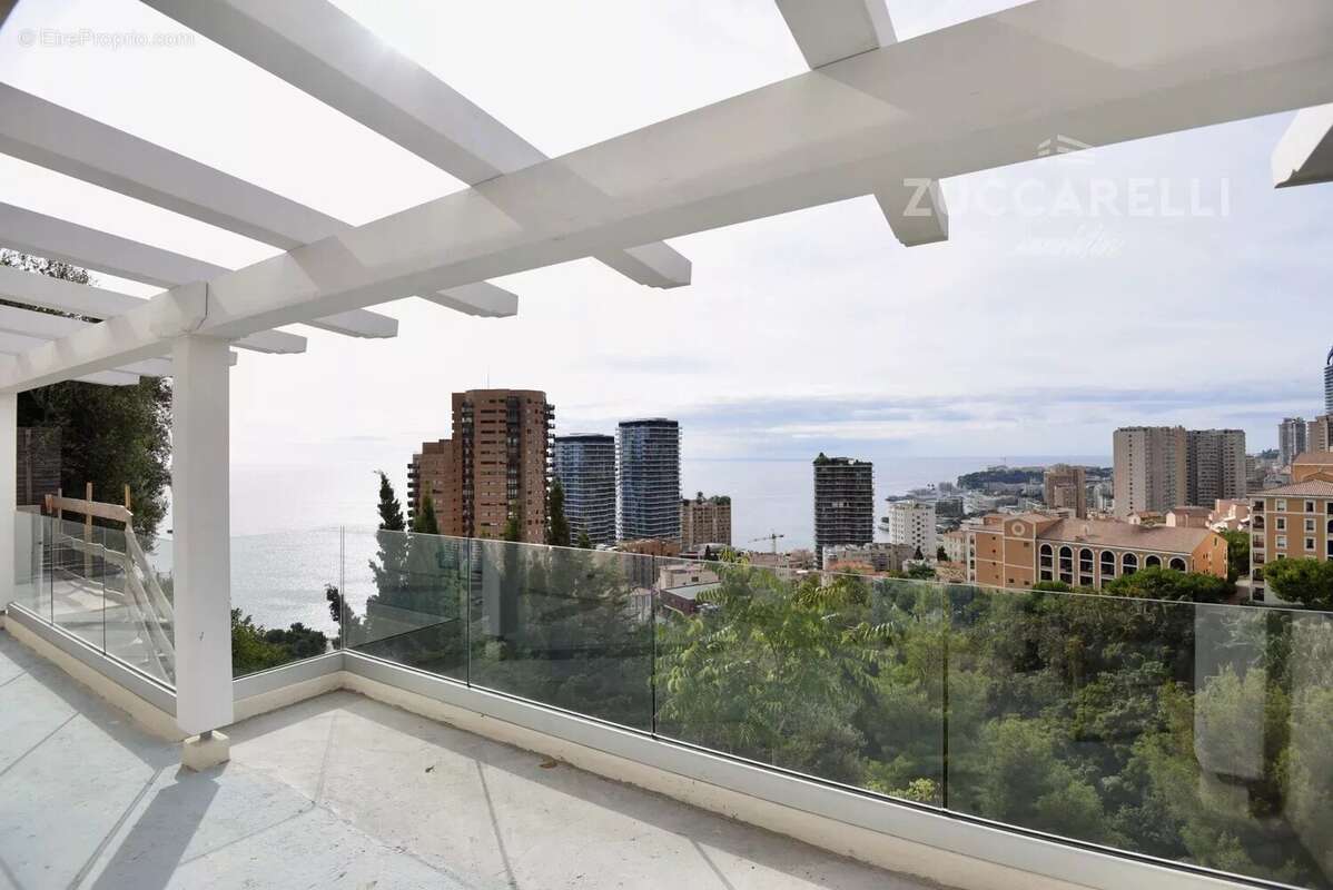 Appartement à ROQUEBRUNE-CAP-MARTIN