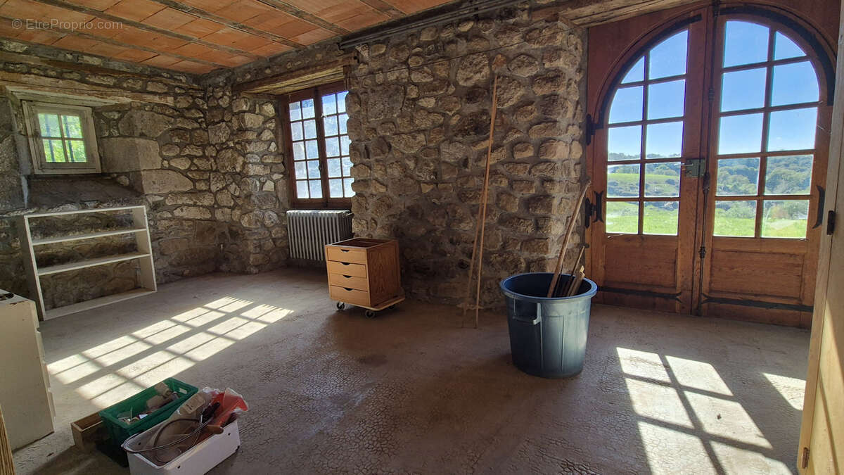 Maison à SAINT-CERNIN