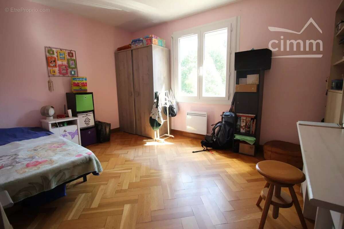 A vendre villa de 212 m² habitables avec un logement en rez de chaussée sur terrain de 5340 m² - photo 28
