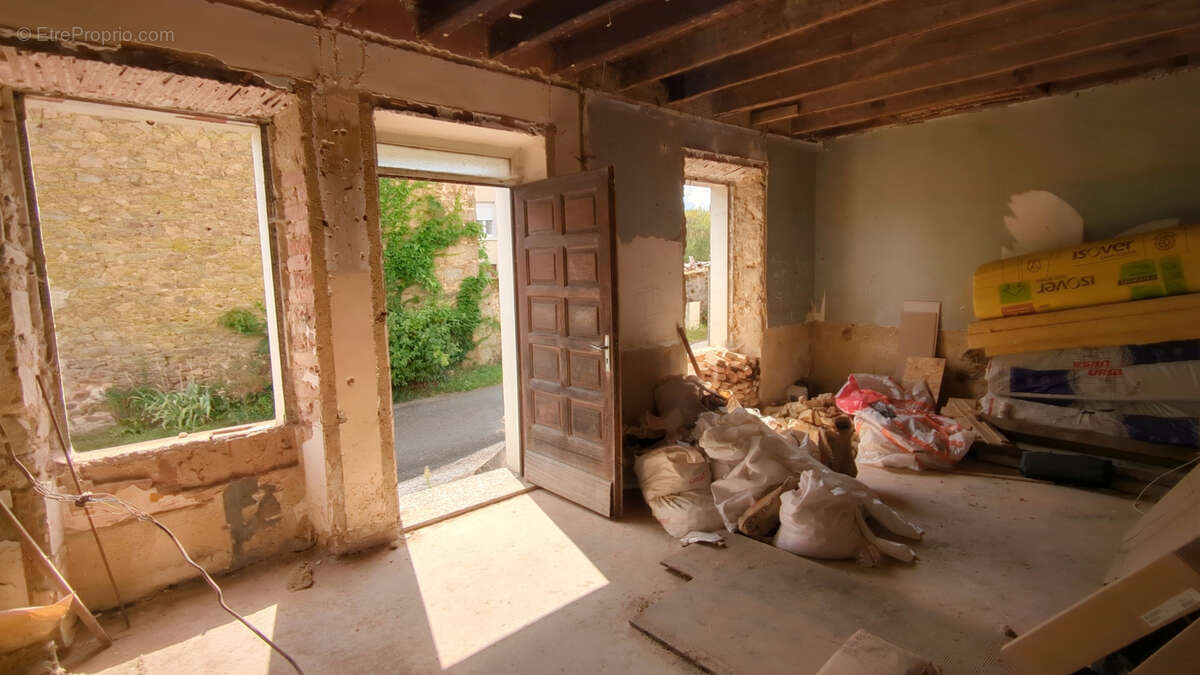 Maison à SAINT-YRIEIX-SOUS-AIXE