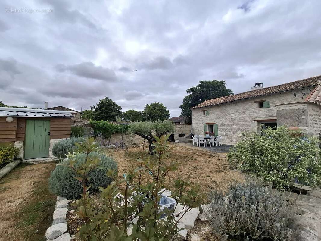 Maison à PAIZAY-LE-CHAPT