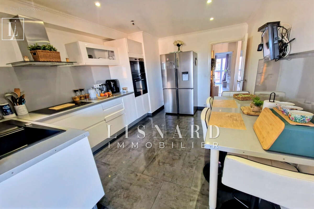 Appartement à VALLAURIS