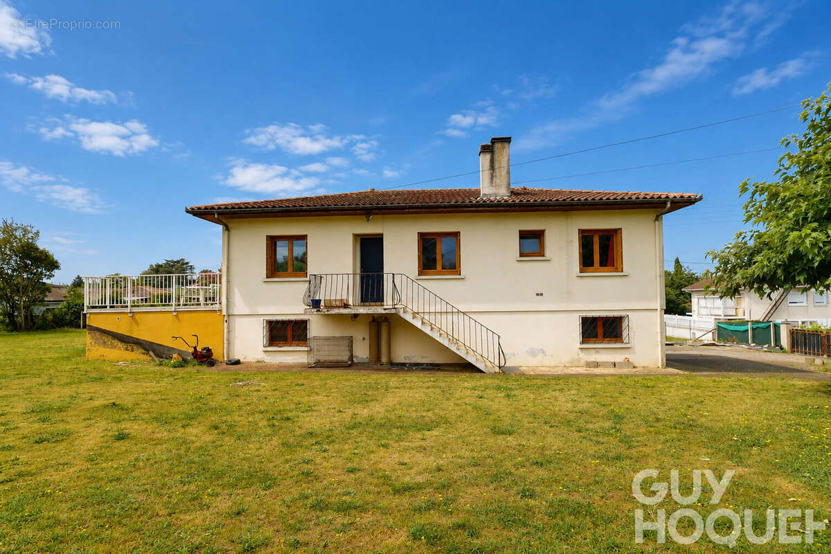 Grande maison familiale de 144 m² au centre-ville d'Hagetmau - photo 8
