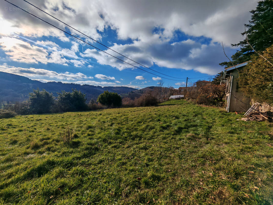 Terrain à SAINT-JEAN-CHAMBRE