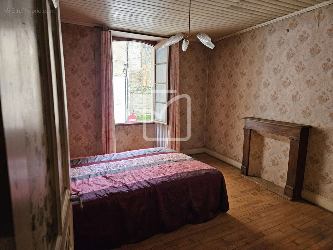 Maison à SALVIAC