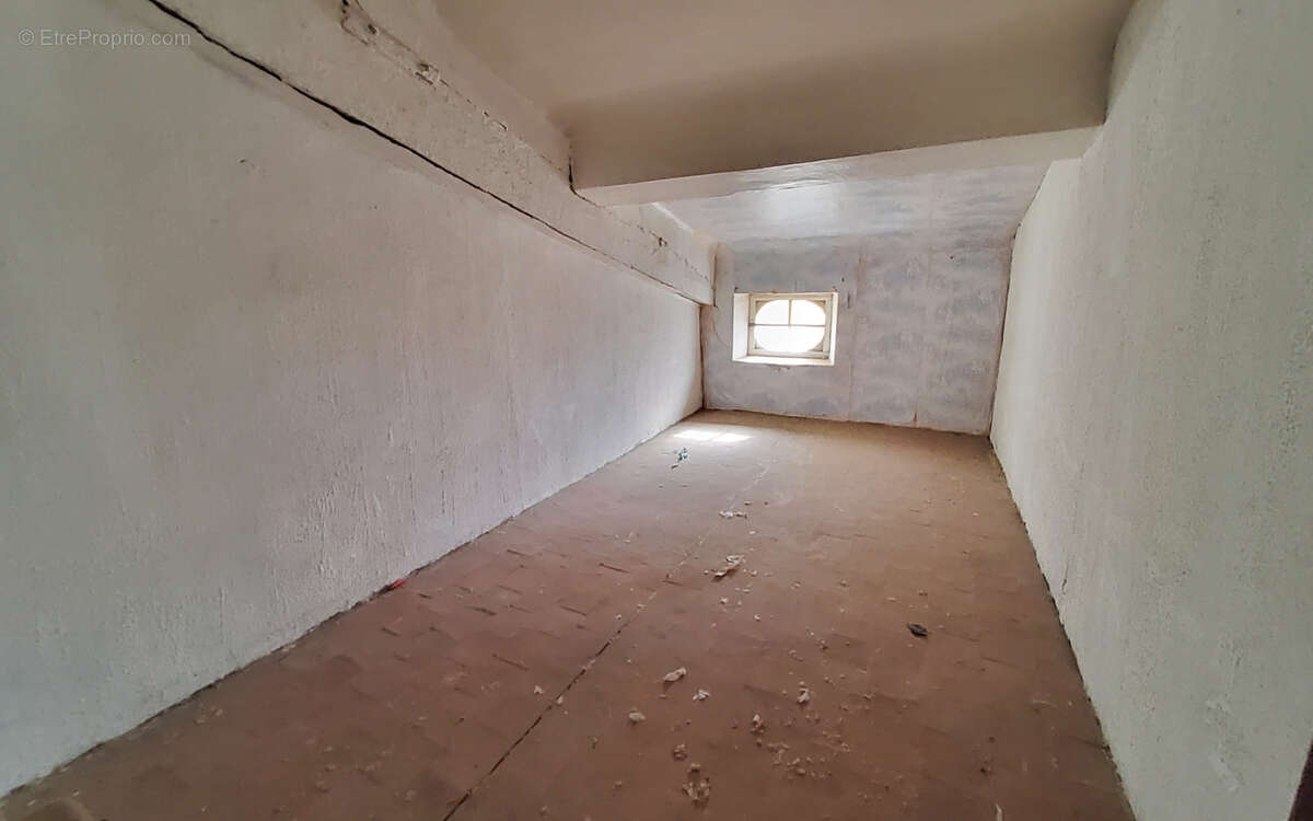 Appartement à CUERS