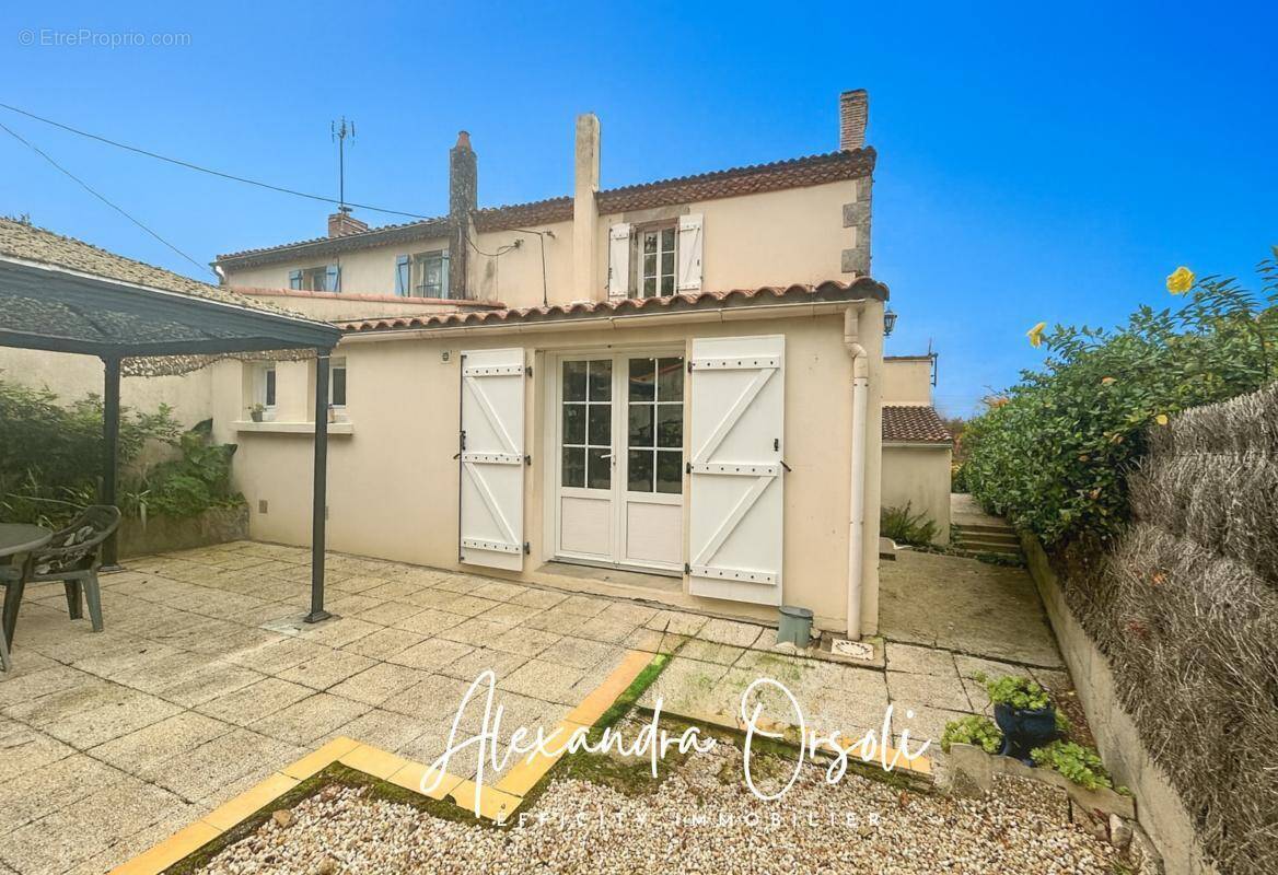 Maison à BELLEVILLE-SUR-VIE