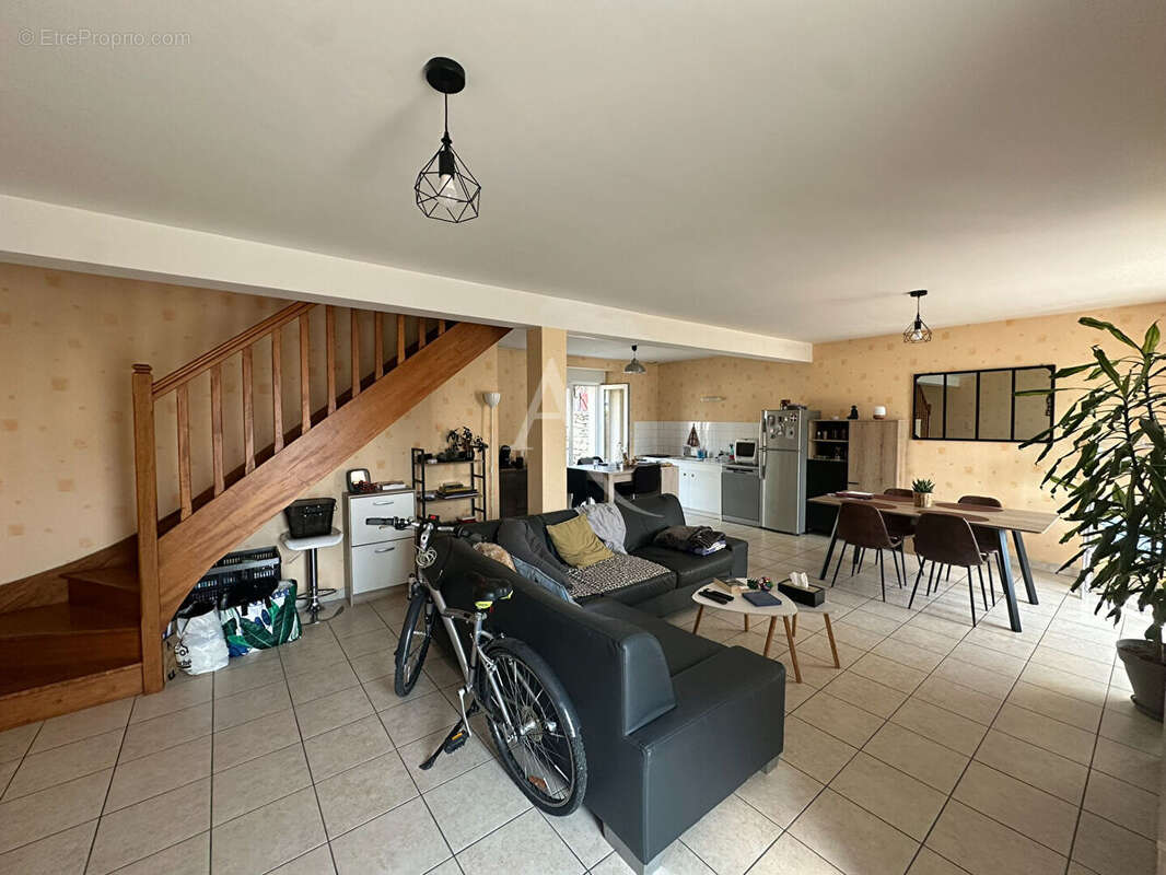 Maison à DOUE-LA-FONTAINE