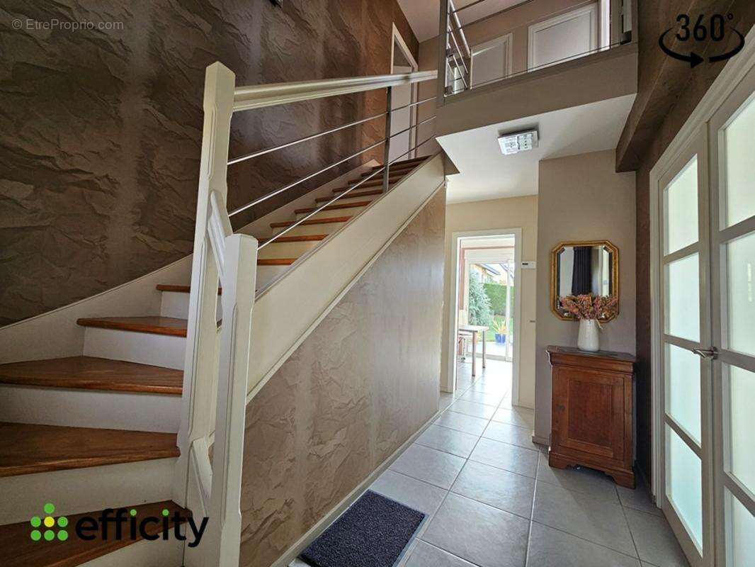 Maison à LA CHAPELLE-DES-FOUGERETZ