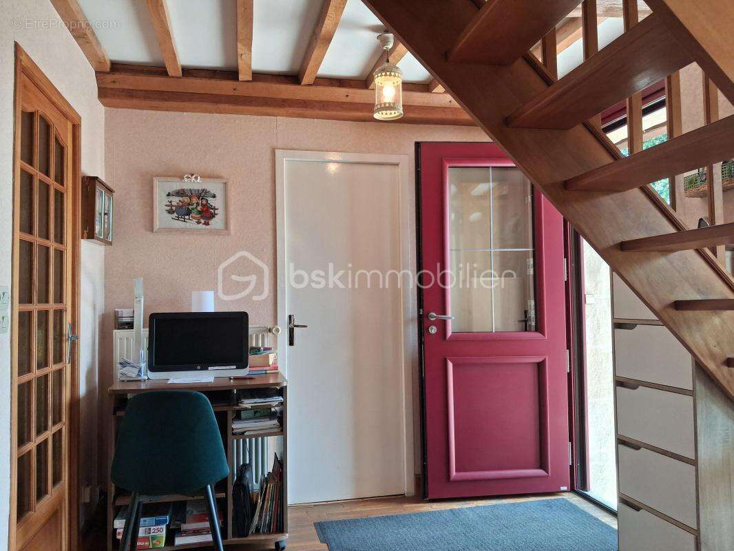 Maison familiale de 1995 à Saint-Paul-du-Vernay - photo 11