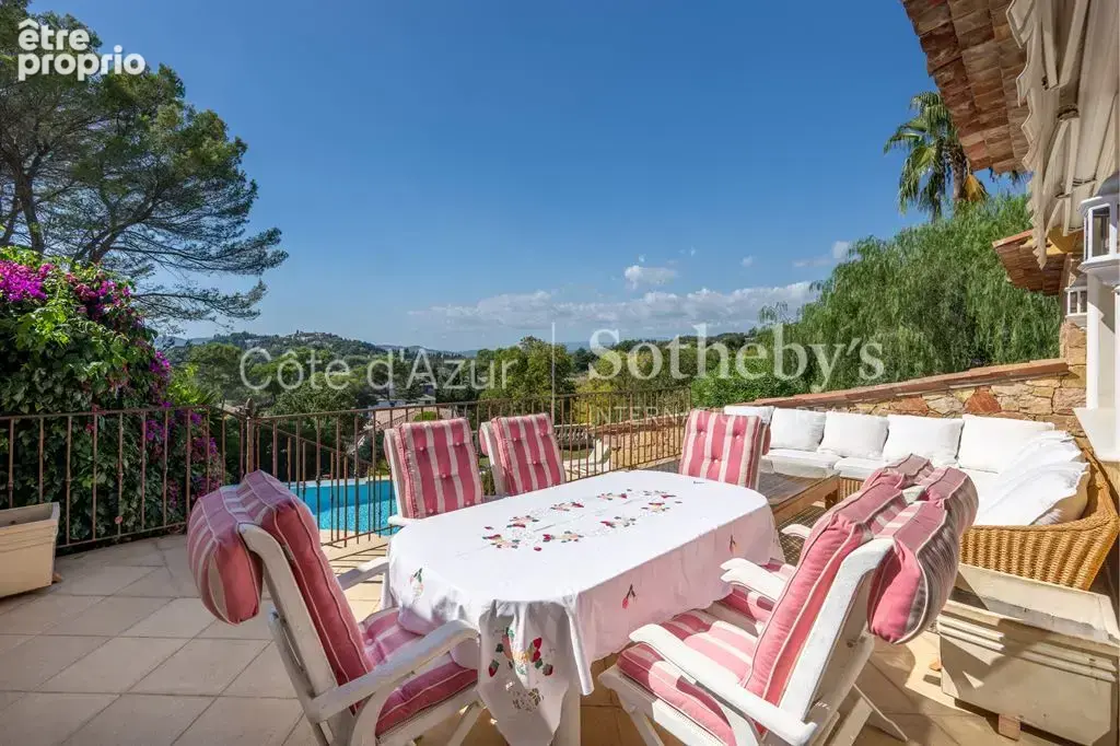 Mougins, villa avec piscine à débordement et vue sur le vieux village - photo 9
