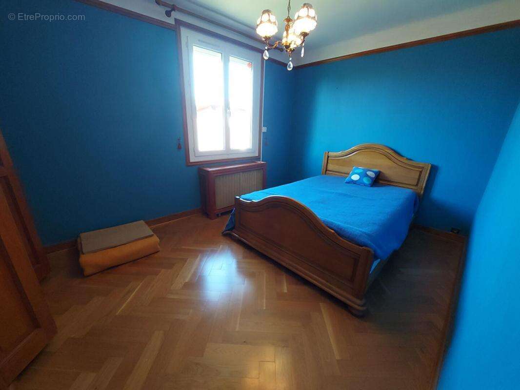 Maison à SAINT-ETIENNE-DU-ROUVRAY