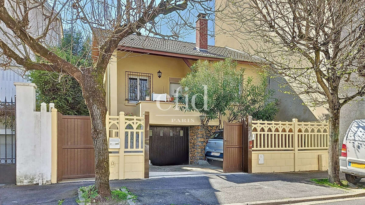 Maison à CHOISY-LE-ROI