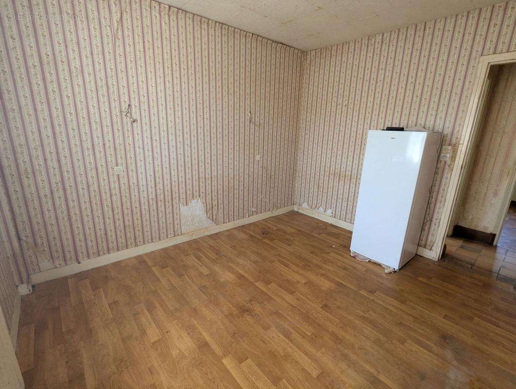 Maison de 72 m² avec potentiel de 115 m², 2 chambres, a vendre proche cuise-la-motte (60350) - - photo 8