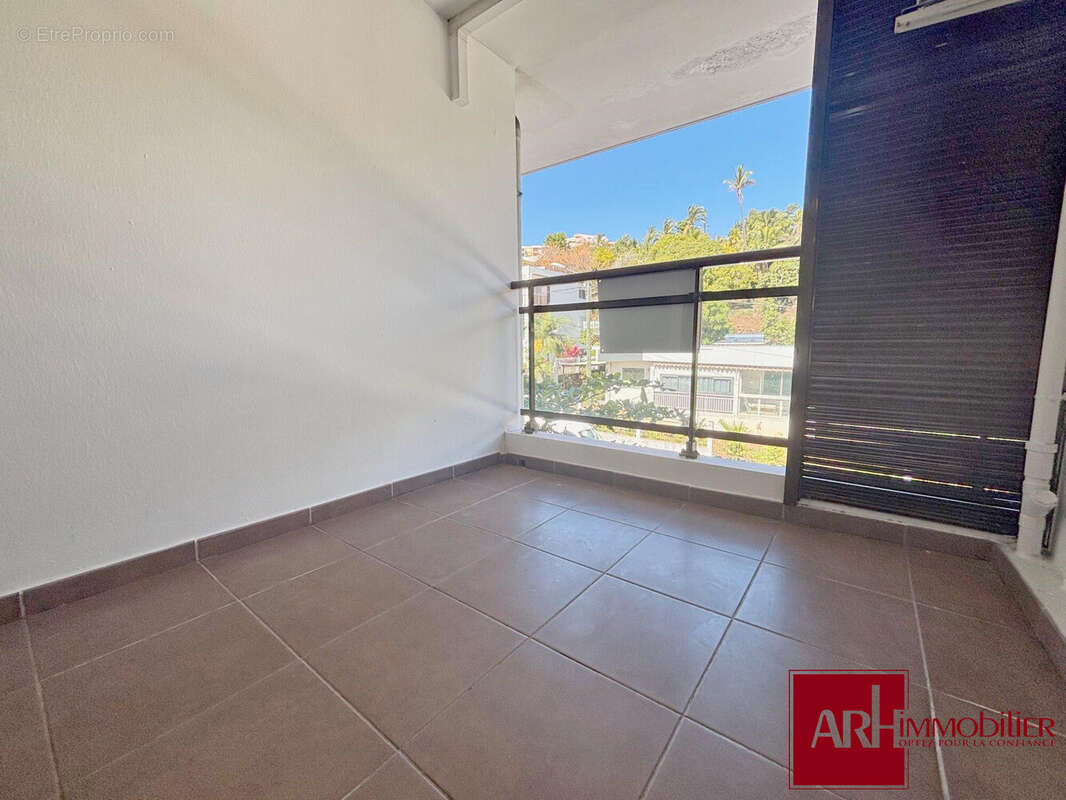 Appartement 3 pièces 59 m² à vendre à Saint-Denis (97400) - photo 2