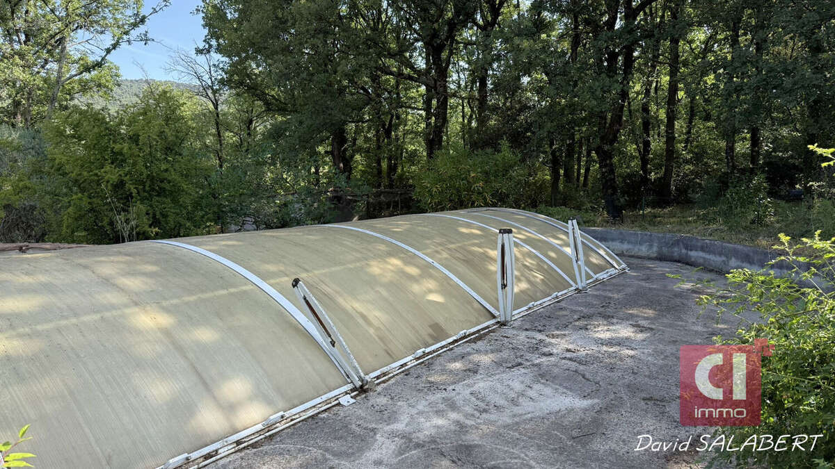 À vendre,  villa plain-pied  T5 + appartement indépendant sur terrain arboré à Garéoult - photo 14