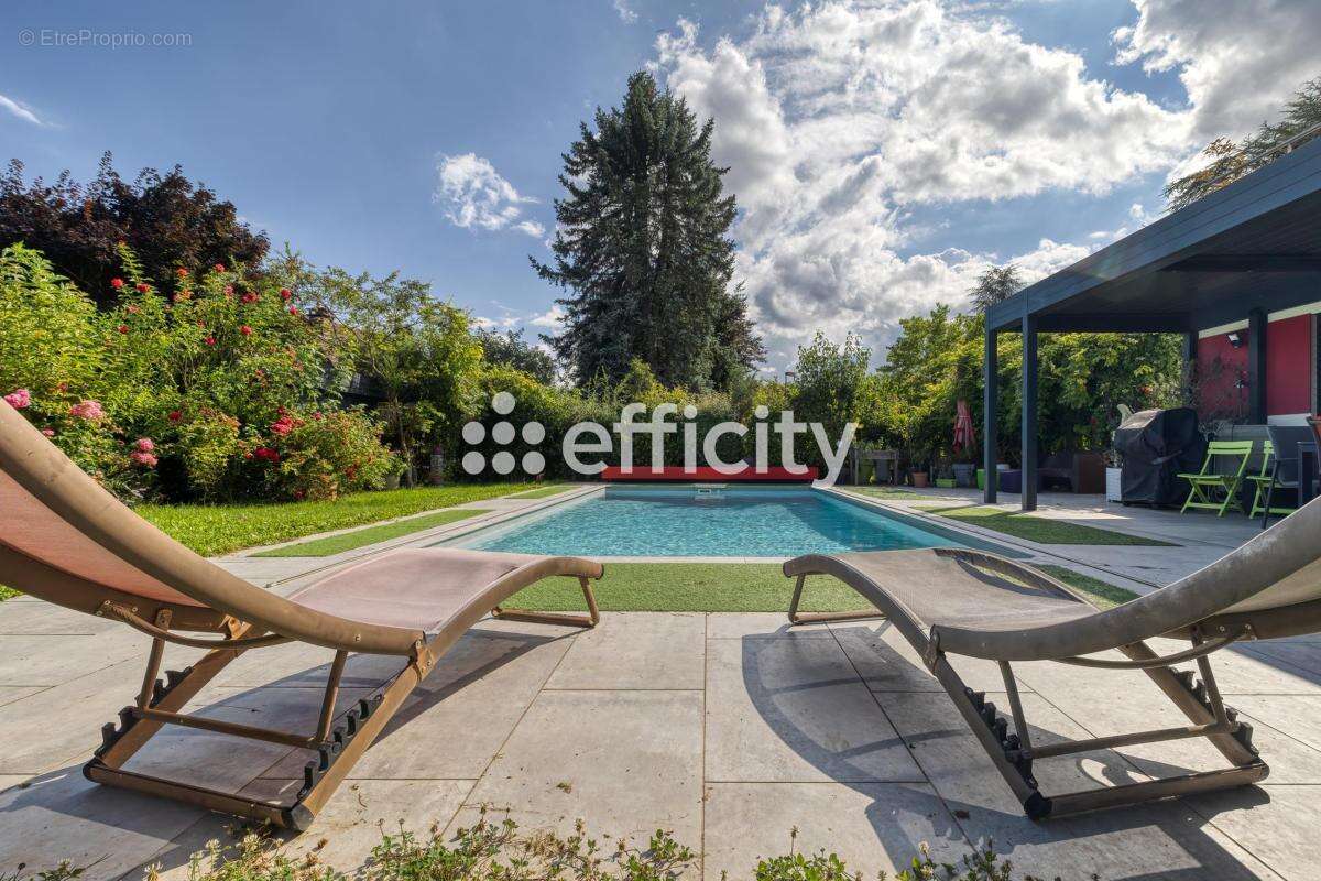 Maison à PREVESSIN-MOENS