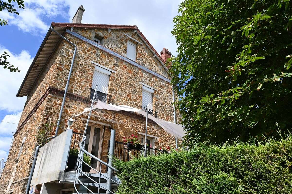 Propriété Maison - Bureau - Parkings CONFLANS SAINTE HONORINE (78) - photo 6