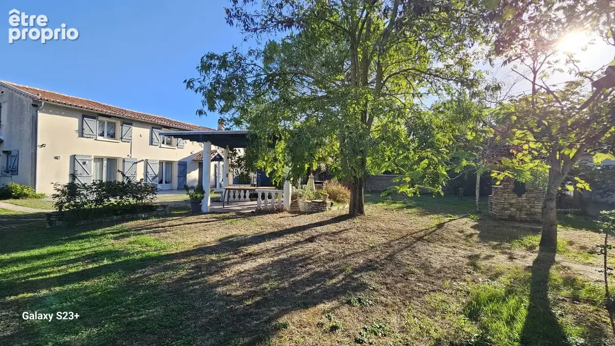 Maison 6 pièces 205 m² à vendre à Saint-Symphorien (79270) - photo 1