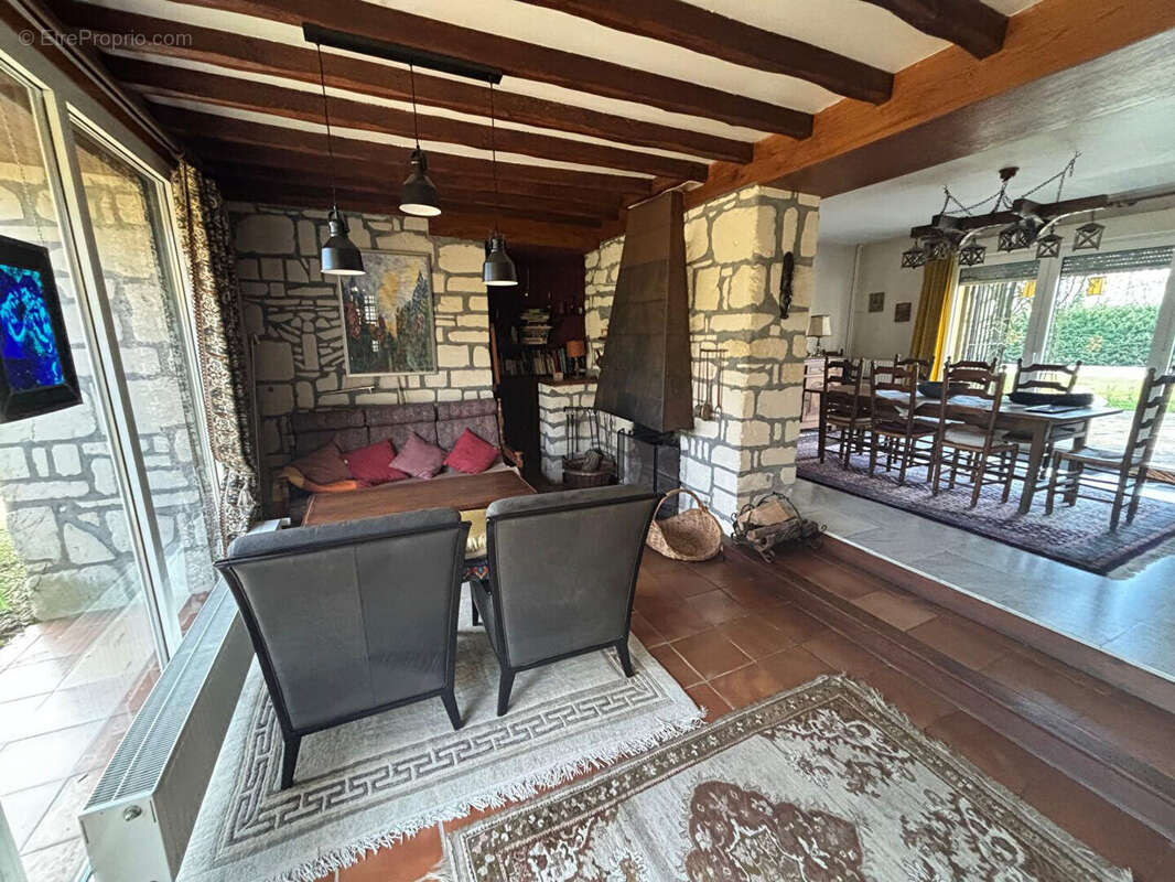 Maison à HOUDAN