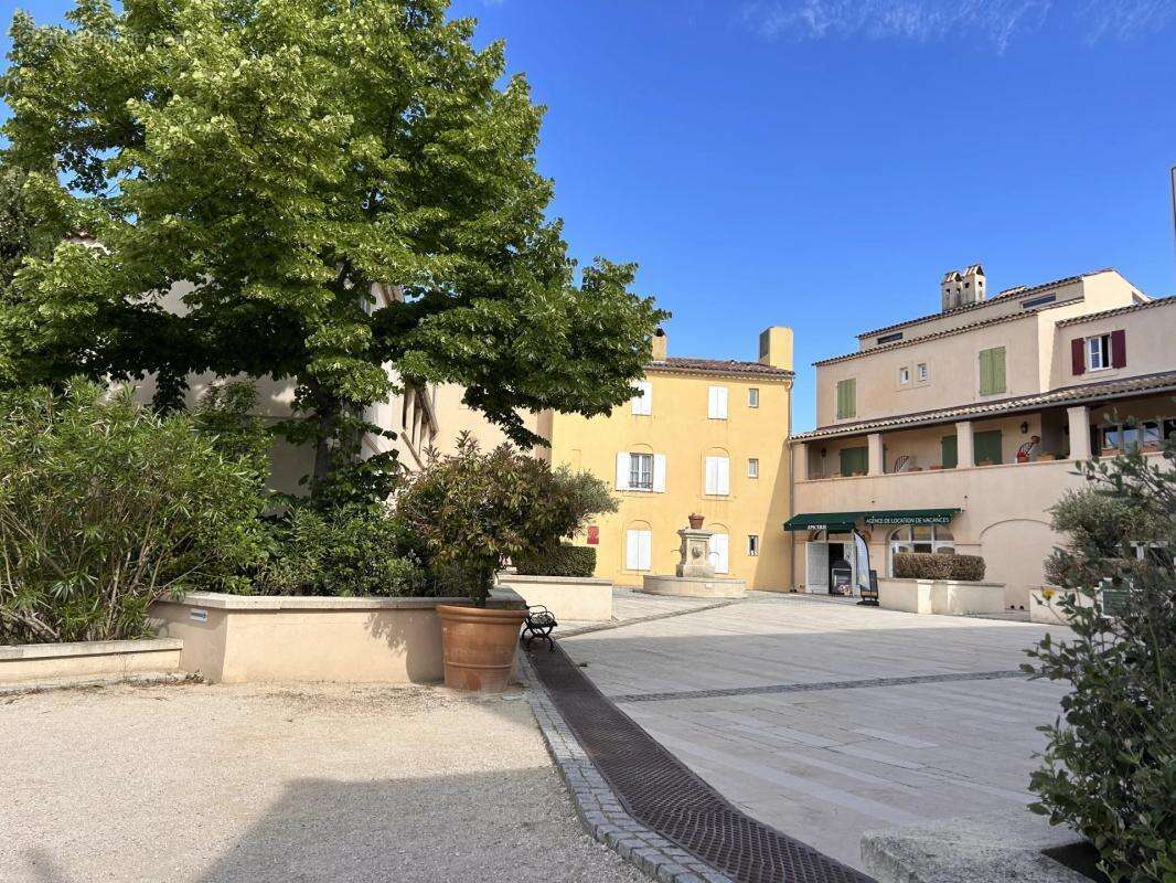 Appartement à MALLEMORT