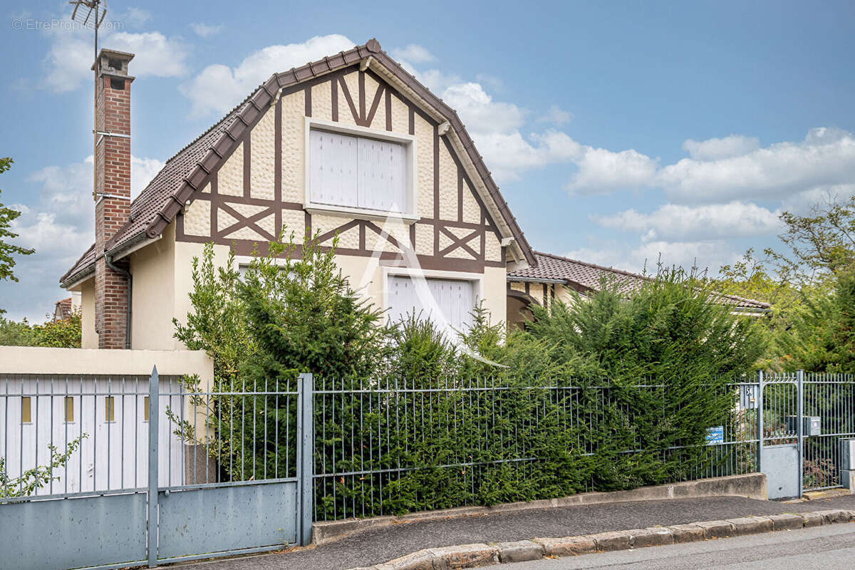 Maison à LIMEIL-BREVANNES