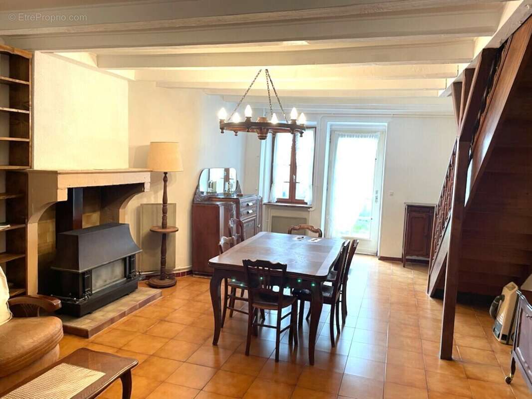 Maison à SAINT-LEGER-SUR-DHEUNE