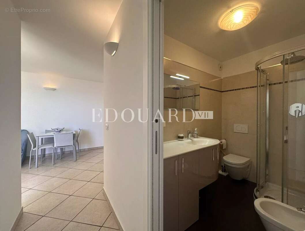 Appartement à ROQUEBRUNE-CAP-MARTIN