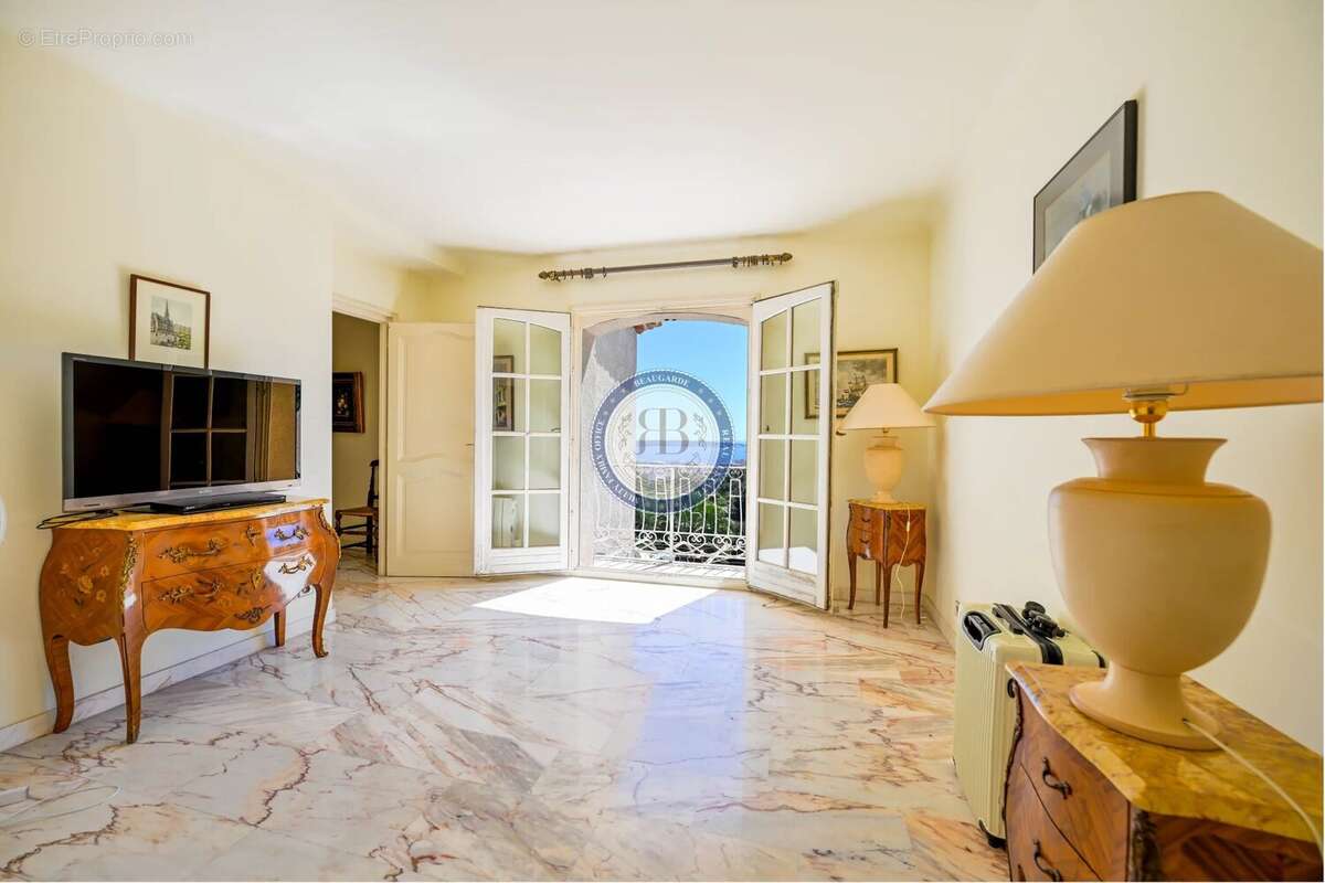 Maison à VALLAURIS