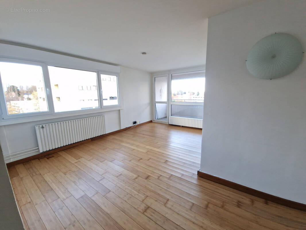 Appartement à FERNEY-VOLTAIRE