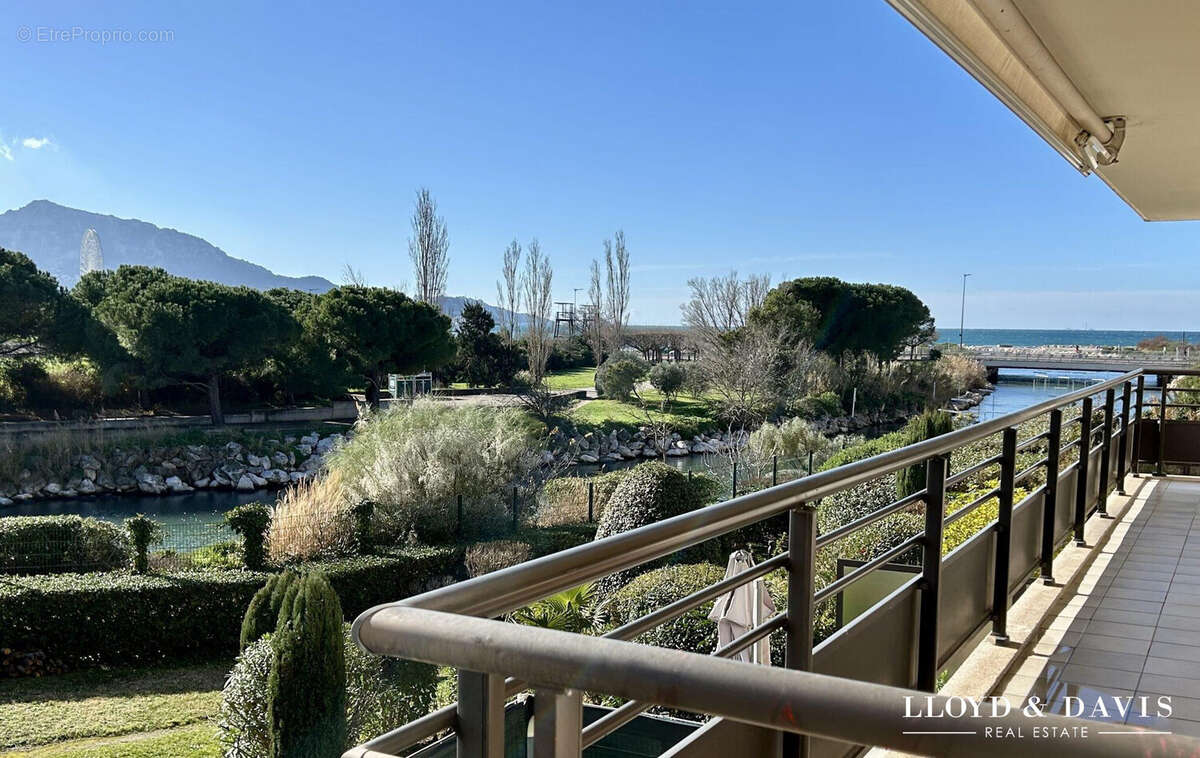 APERCU MER - Appartement à MARSEILLE-8E