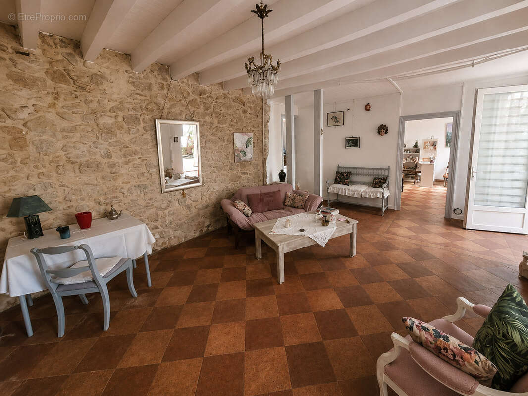 Maison en pierre st michel de lapujade -33190- - photo 3