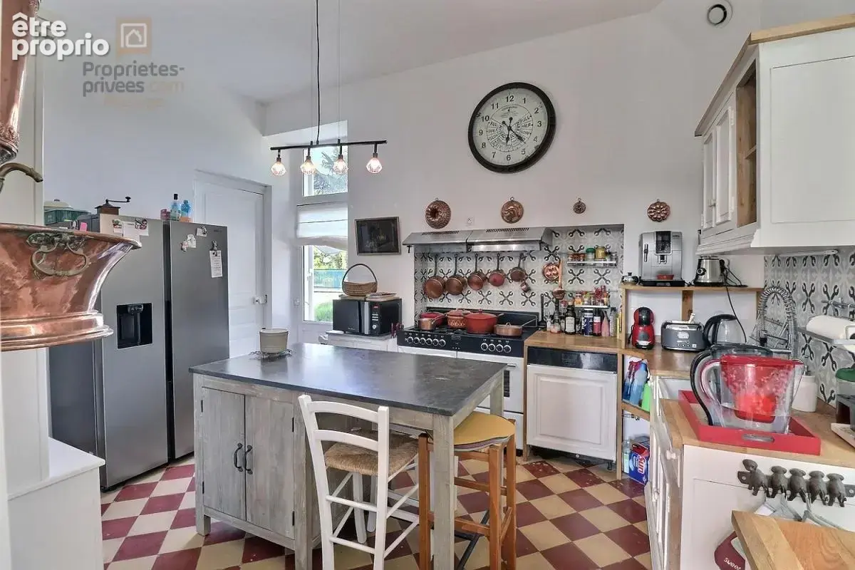Maison bourgeoise de 380 m2 sur 3 niveaux avec de nombreuses possibilités - photo 13