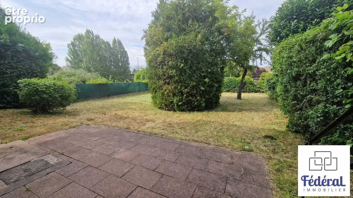 SCHILTIGHEIM - Maison familiale 7 pièces 137m2 avec extérieur, jardin, loggia et beaux volumes. - photo 4