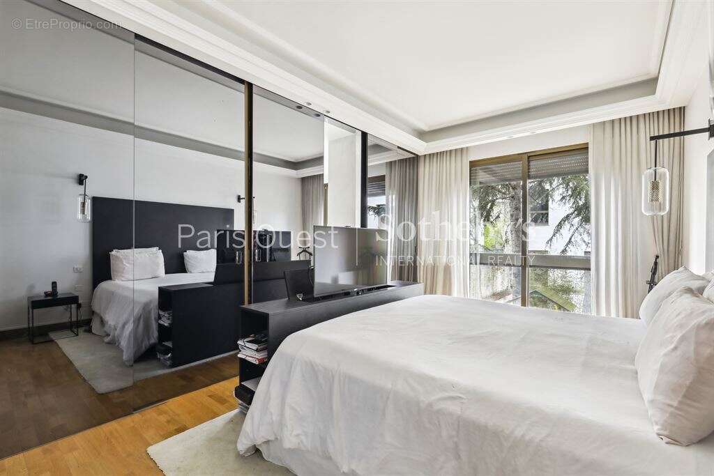 Appartement à NEUILLY-SUR-SEINE