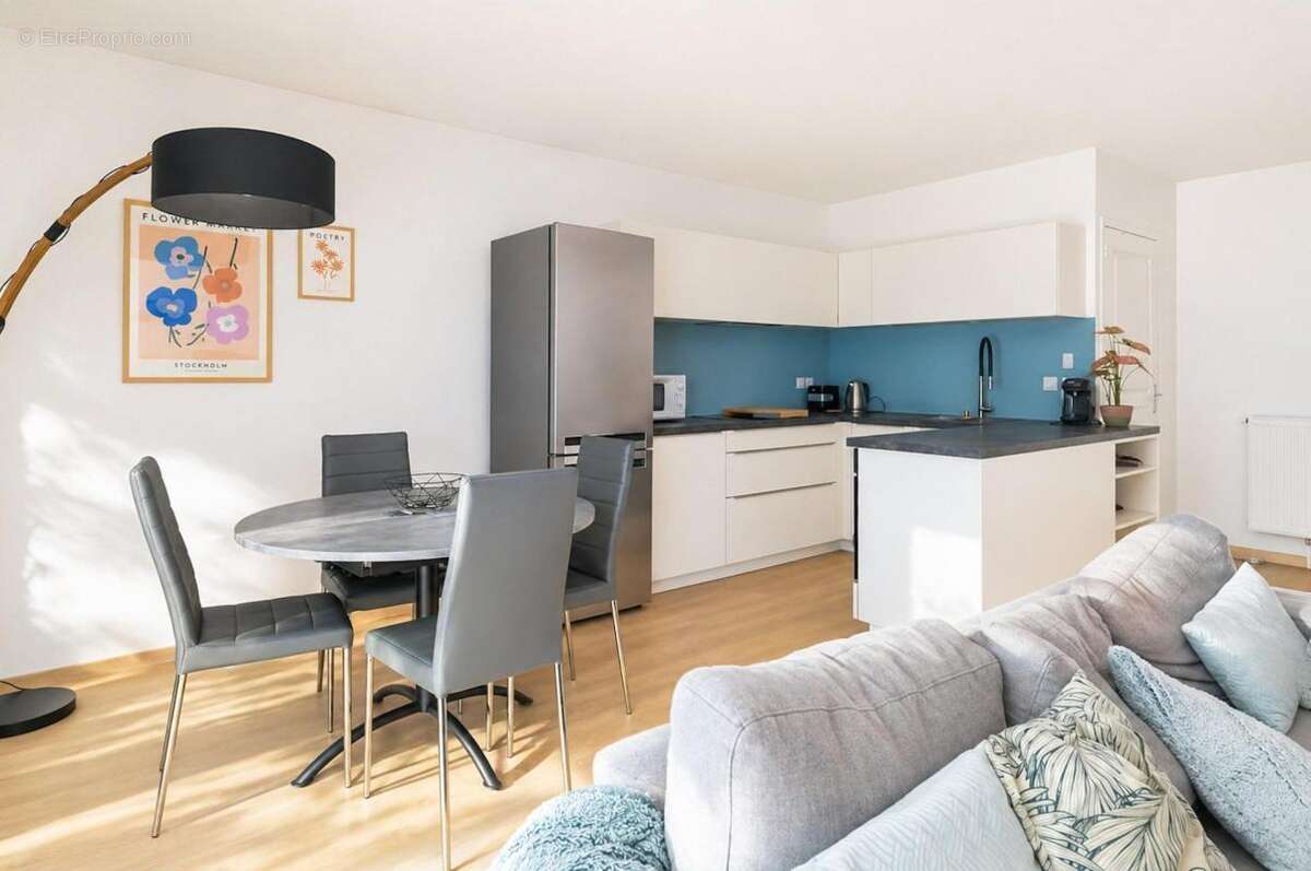 Appartement à COULAINES