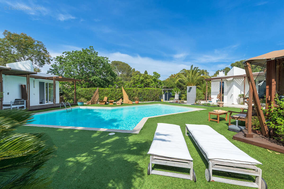 Rare, villa atypique contemporaine, piscine et tennis, à St Raphael Valescure - photo 6